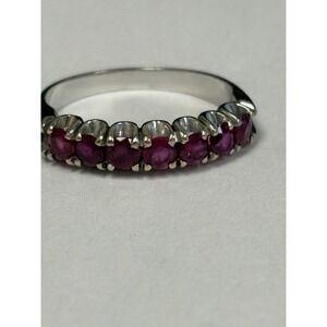 14k Gold Ring w Ruby Row Of 7 Rubies, 4 Prong Red, White. Stunning! Size 9.5